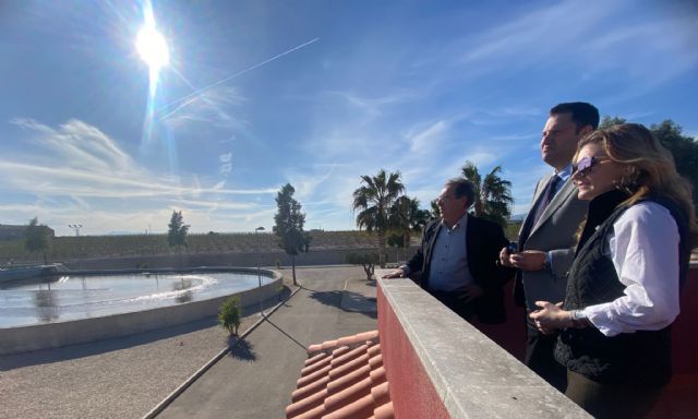 Murcia muestra su modelo de depuración y regeneración de aguas a responsables del sector de la almendra de California