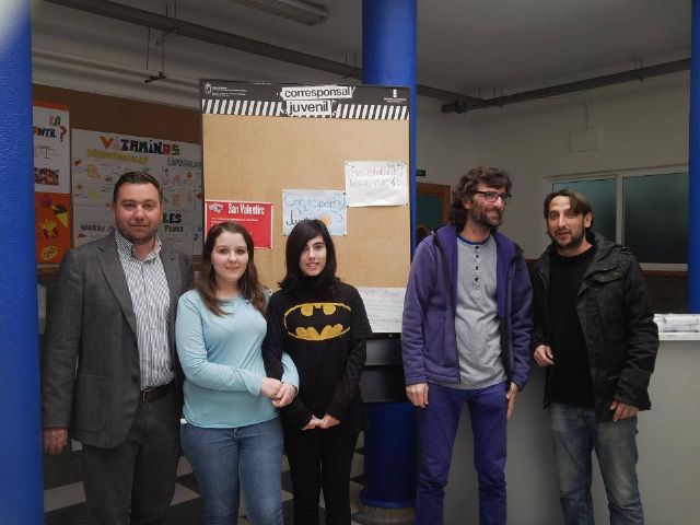 Los Corresponsales Juveniles de Alguazas reciben la visita de su Coordinador Regional
