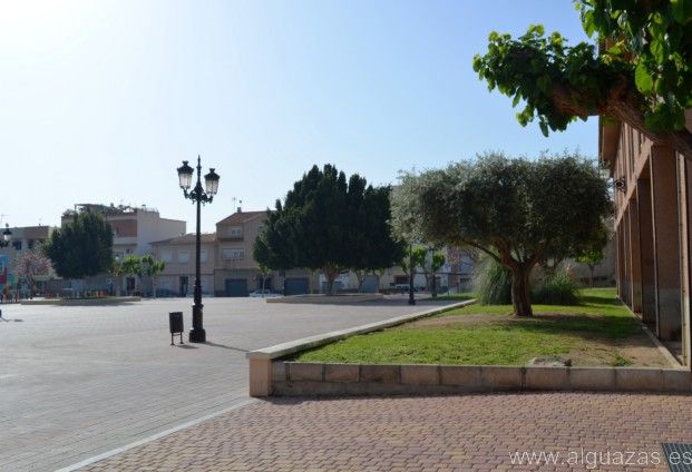 El Presidente Adolfo Suárez da nombre a la principal plaza de Alguazas