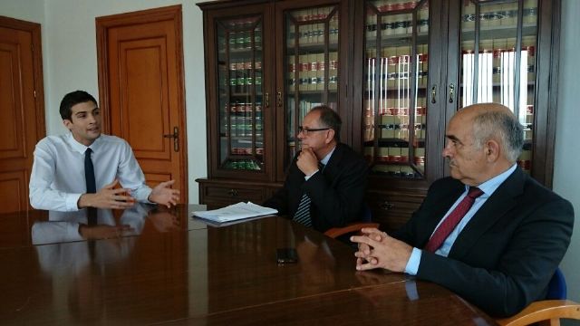 Los concejales de UxA piden a Garre (PP) más consenso y participación ciudadana en su visita al ayuntamiento de Alguazas