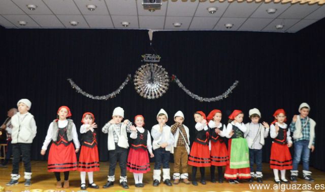 El rico folklore de nuestra tierra lo exhibe 'El Molinico Alguaceño' en su Festival Navideño 2014