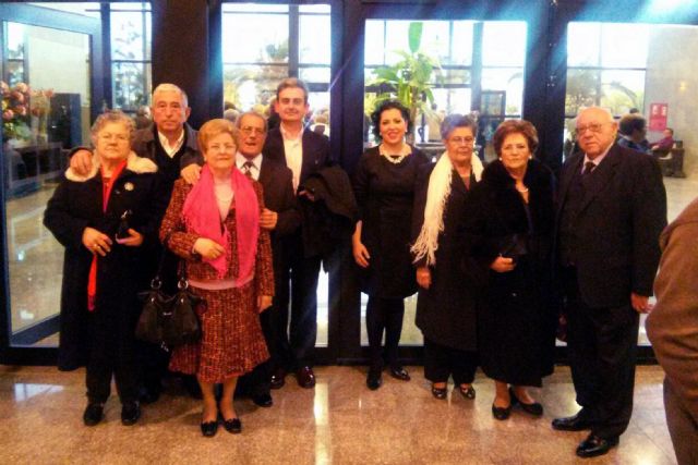 Los mayores alguaceños celebraron San Valentín con una comida multitudinaria