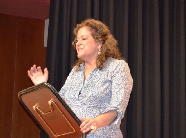 Casi medio centenar de madres de alumnos inmigrantes de Alguazas aprenden español