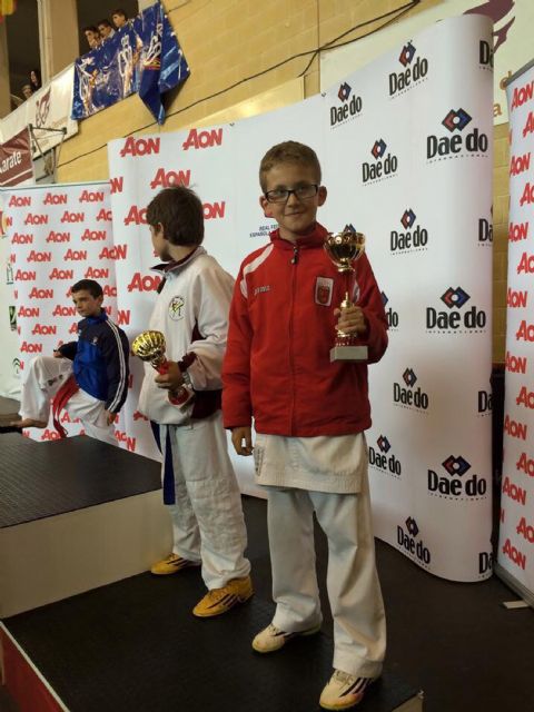 El karateka alguaceño Bernardo Abenza se cuelga un bronce nacional