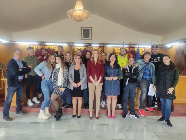 Una quincena de jóvenes de Alguazas mejora sus opciones de empleo tras formarse en jardinería con un programa del SEF