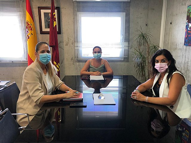 Reunión de la Concejalía de Educación con la Directora General de Centros Educativos