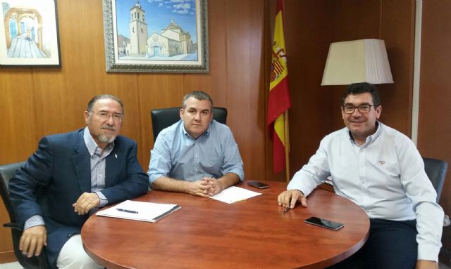 El nuevo presidente de ASECOM presenta al alcalde de Alguazas su proyecto de gestión