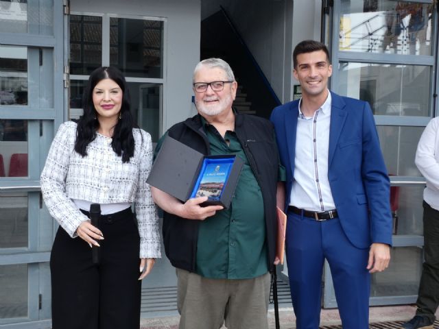 Alguazas rinde homenaje a Paco Marín con la denominación del pabellón municipal de deportes