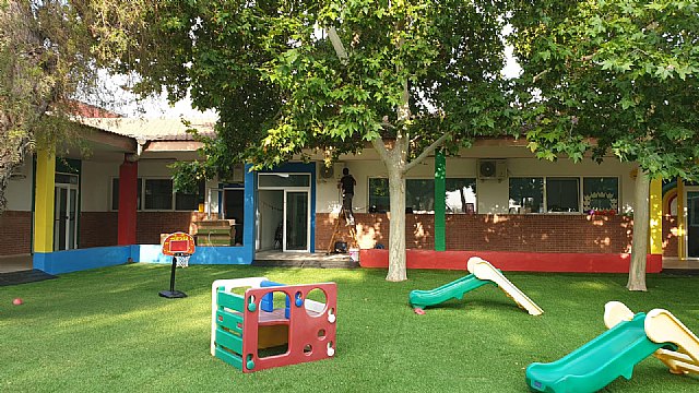 Las educadoras de la Escuela Infantil y el CAI ofrecen durante esta semana un servicio de ludoteca para los niños y niñas cuyas familias han sido afectadas por el temporal de lluvias