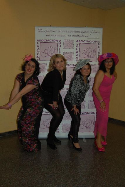La Cena del Sombrero de Alguazas da un toque de originalidad al Mes Local 2014 de la Mujer