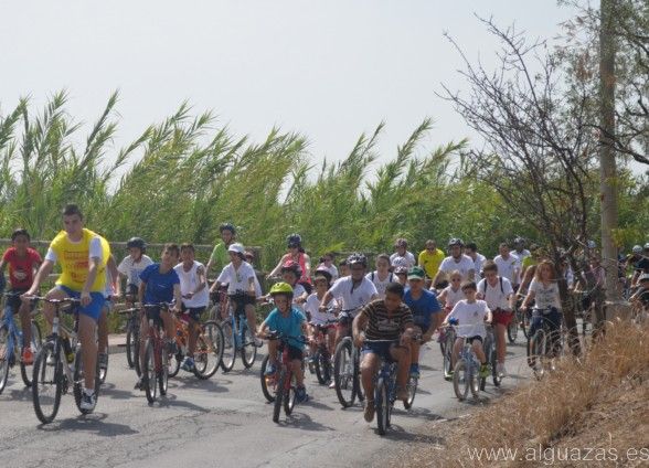 Más de medio millar de personas pedalean en el XVII BiciAlguazas