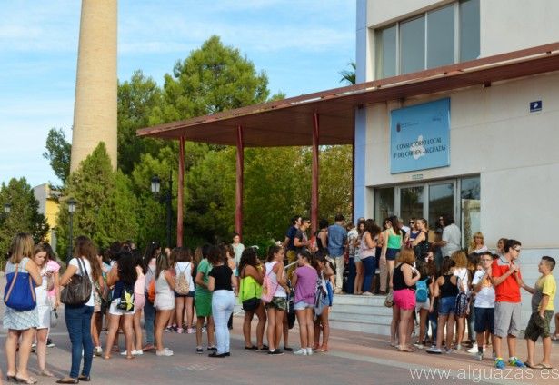 Los estudiantes del IES 'Villa de Alguazas' reciben el nuevo curso con la visita del Secretario General de la Consejería de Educación