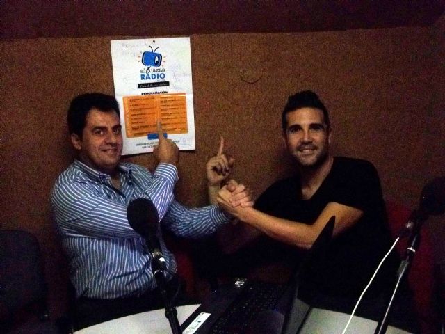 'Encantados de estar contigo', el nuevo programa musical de Alguazas Radio 87.7 FM