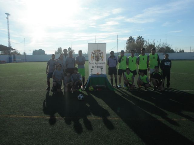 El III Trofeo Navideño de Fútbol-11 Veteranos de Alguazas recae en el F.C. Carmelitano de la localidad
