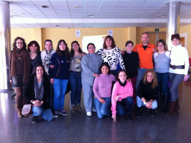 Curso en Alguazas sobre atención a personas dependientes en instituciones sociales
