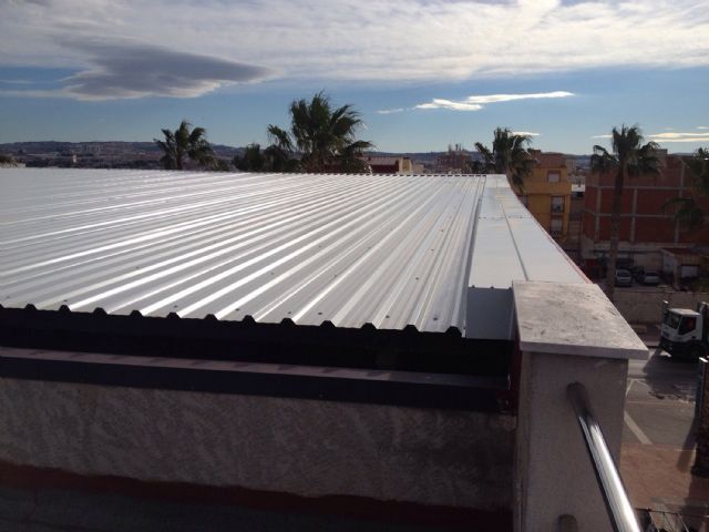 Renovada la cubierta del Centro Cívico del barrio del Carmen de Alguazas