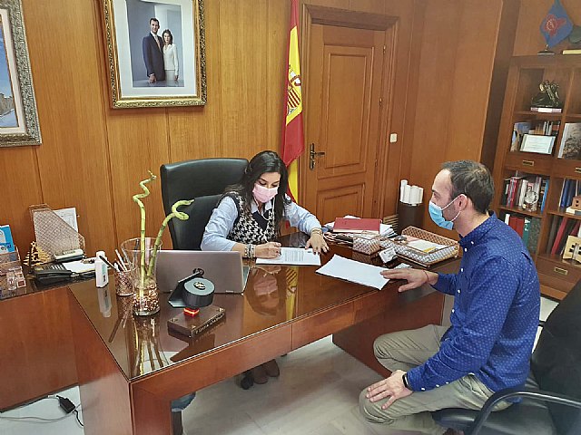 El Ayuntamiento de Alguazas firma un convenio con AMIAB