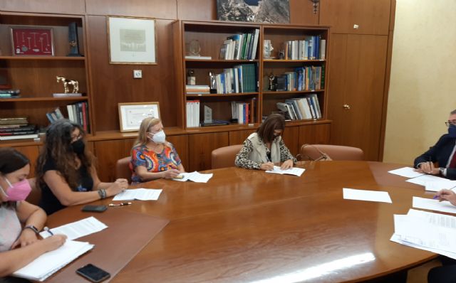 Urrea ha mantenido una reunión de trabajo con la Asociación de Vecinos de El Paraje de Alguazas y Molina de Segura