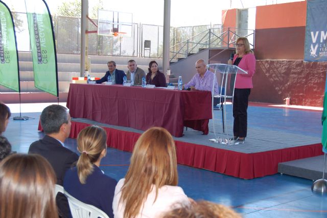 La consejera de Educación asiste al acto de inicio del curso escolar del Centro de Educación Secundaria Vega Media de Alguazas