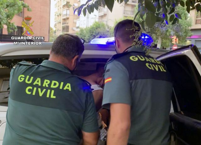 La Guardia Civil detiene a un escurridizo delincuente buscado por la justicia