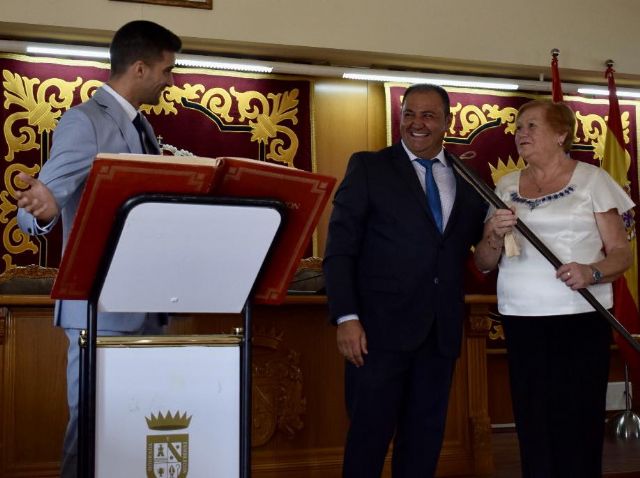 Toman posesión como alcaldes pedáneos Antonio Martínez Fernández en El Paraje y Valentina Torre Gómez en La Huerta de Arriba