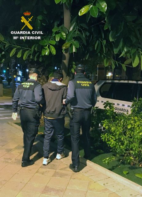 La Guardia Civil esclarece una decena de robos en garajes comunitarios de Alguazas