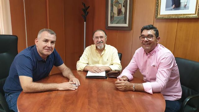 Reunión de trabajo entre el presidente de ASECOM y el alcalde de Alguazas